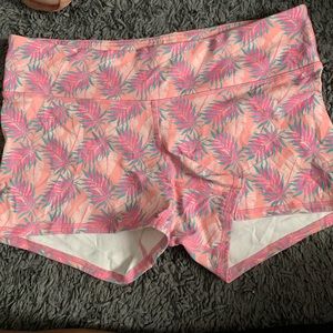 Workout shorts (pink)
